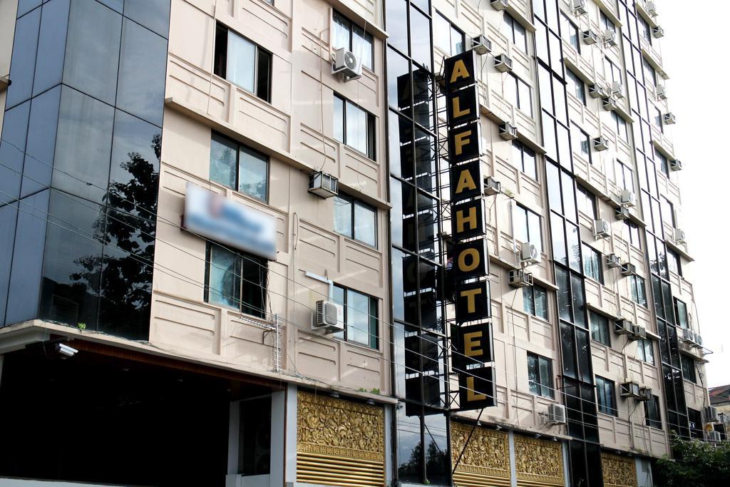 Alfa Hotel Yangon Exterior foto