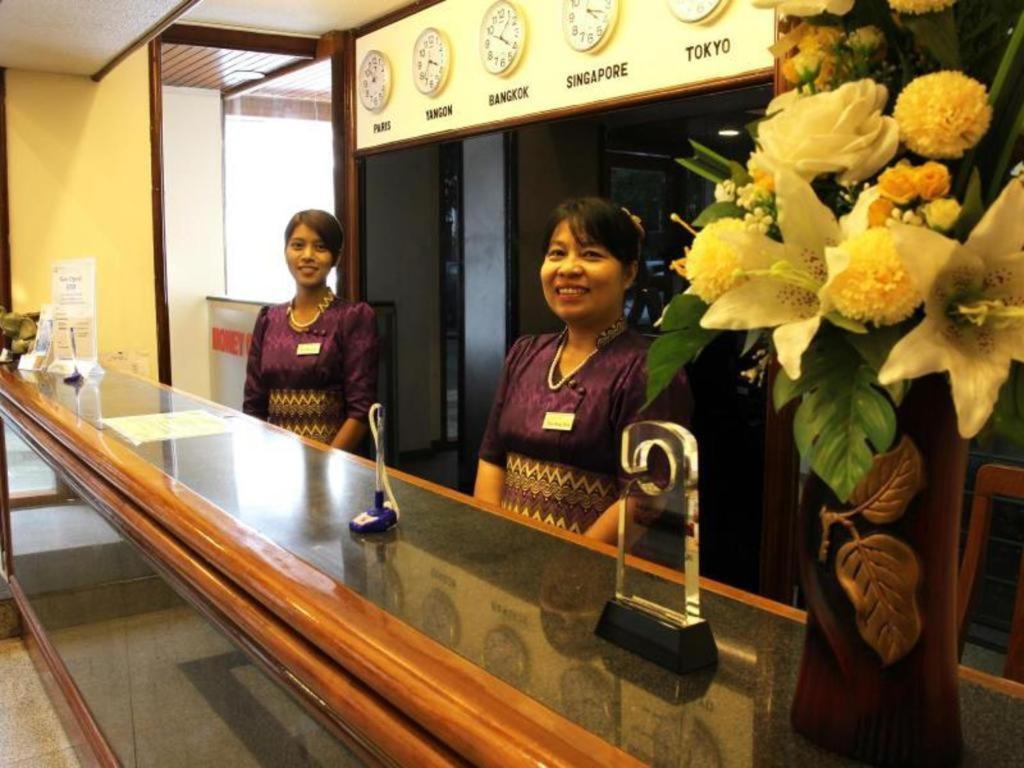 Alfa Hotel Yangon Exterior foto